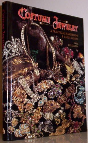 Victorian jewellery: A complete compendium of over four thousand